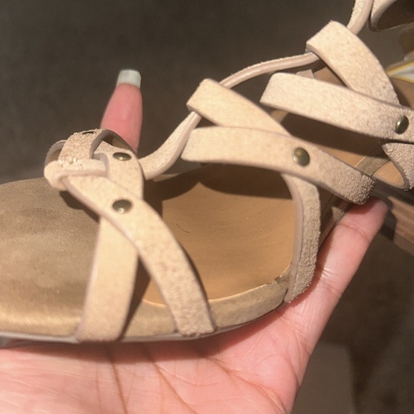 Crown Vintage heels - Picture 9 of 11